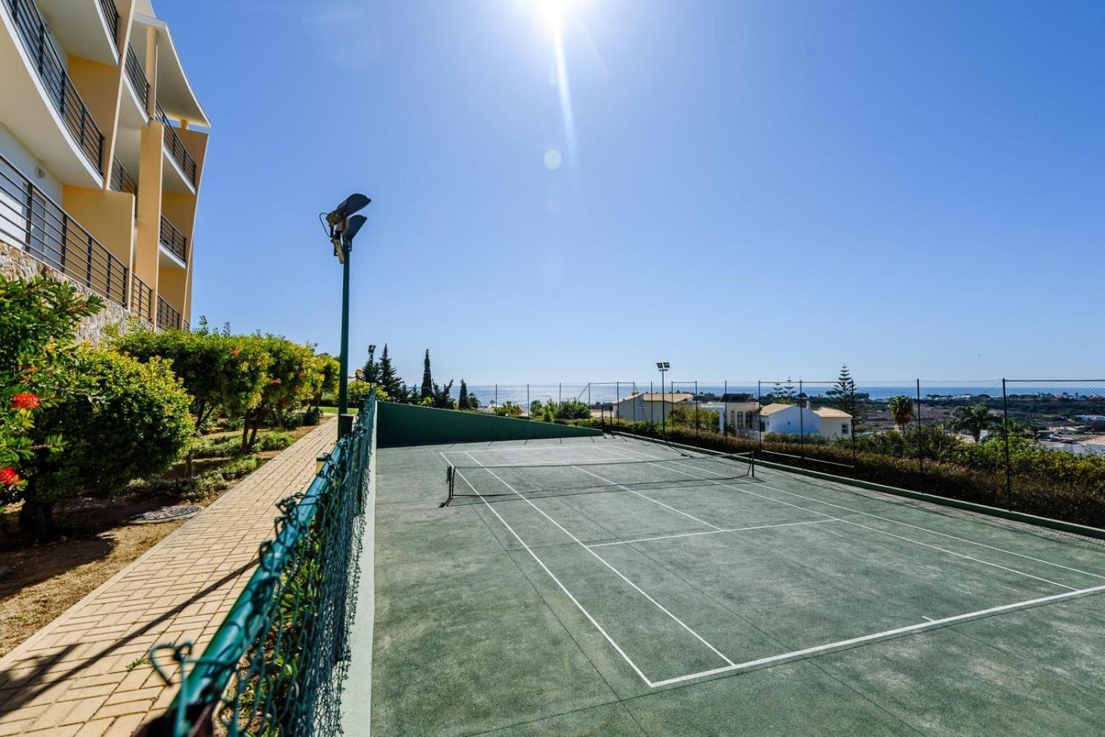 Bnb Homes Ocean View Apartment With Lovely Terrace, 2 Swimming Pools & Tennis Court Albufeira Exterior photo