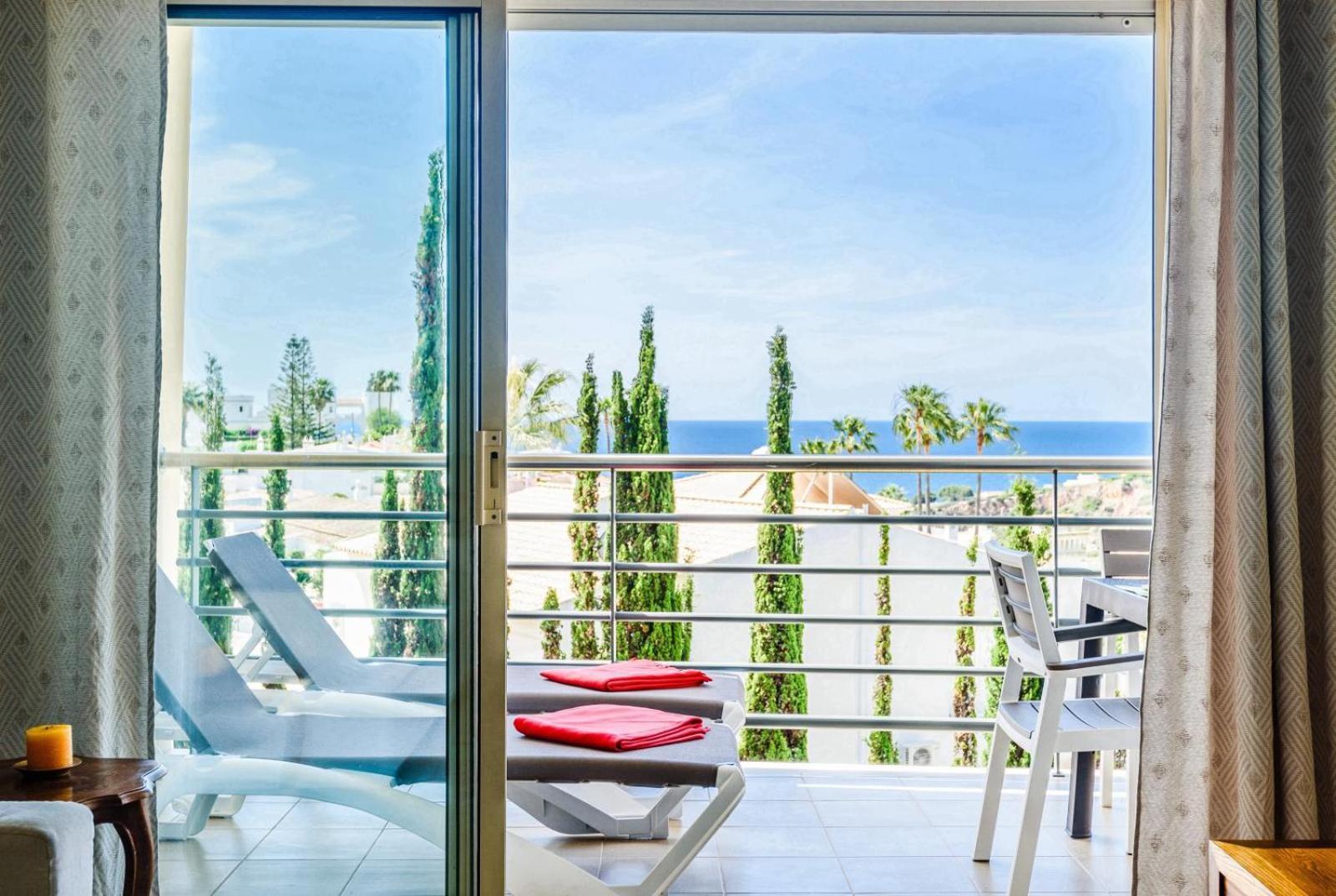 Bnb Homes Ocean View Apartment With Lovely Terrace, 2 Swimming Pools & Tennis Court Albufeira Exterior photo