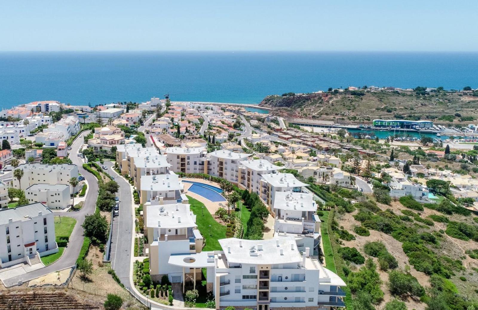 Bnb Homes Ocean View Apartment With Lovely Terrace, 2 Swimming Pools & Tennis Court Albufeira Exterior photo